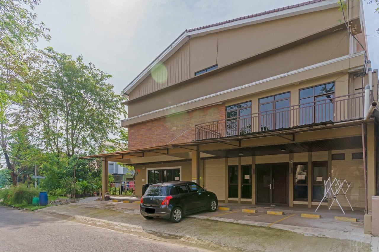 Koolkost Syariah At Taman Simprug Cikarang Hotell Bekasi Eksteriør bilde